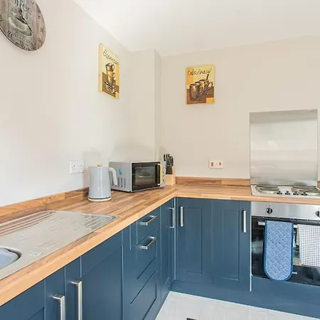 2 Bedroom House, Cranham Lane, Cirencester Exterior photo