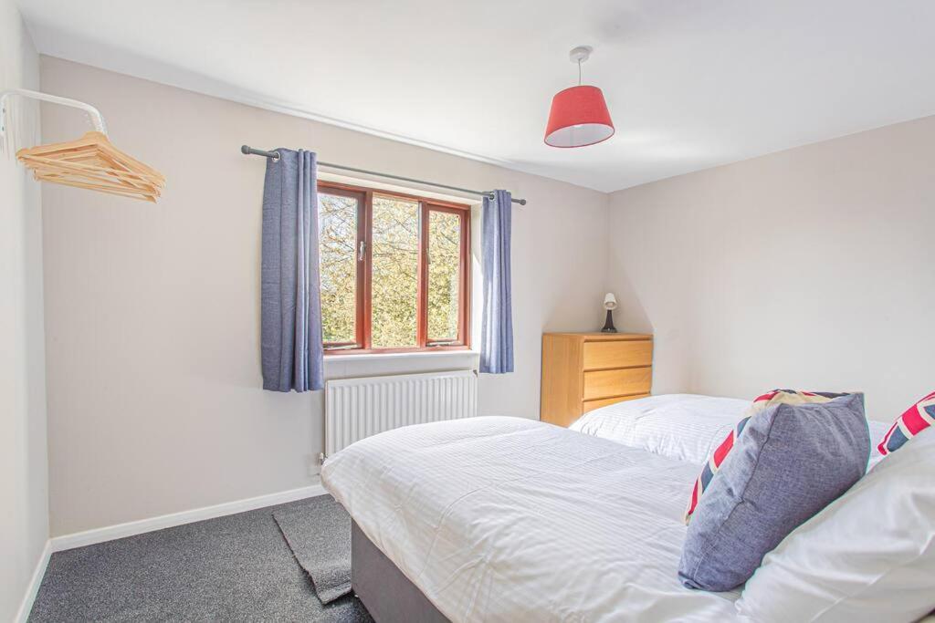Holiday home 2 Bedroom House, Cranham Lane,