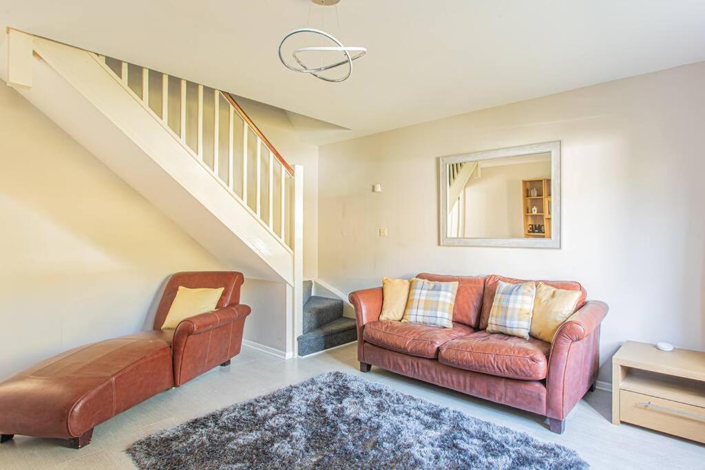 2 Bedroom House, Cranham Lane, Holiday home